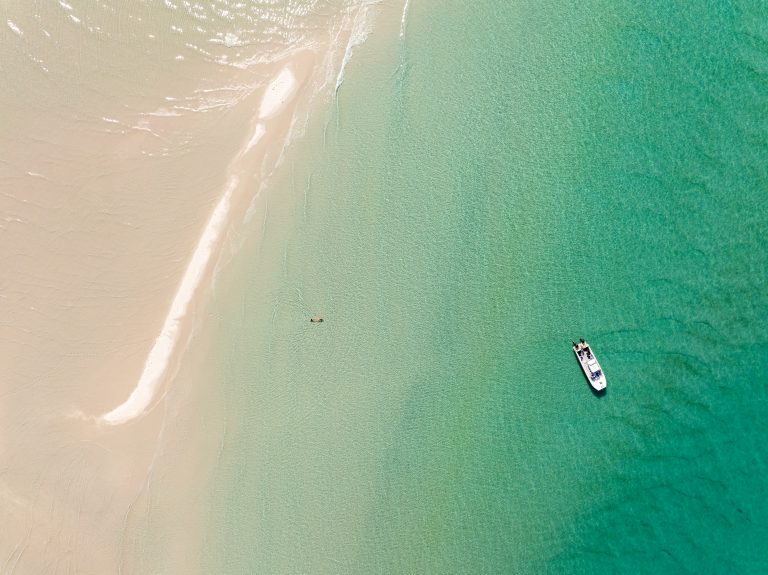 Arriving to the island - a boat arrives to the Bazaruto Archipelago